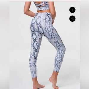 Onzie Anaconda Blue Snake Print yoga Leggings